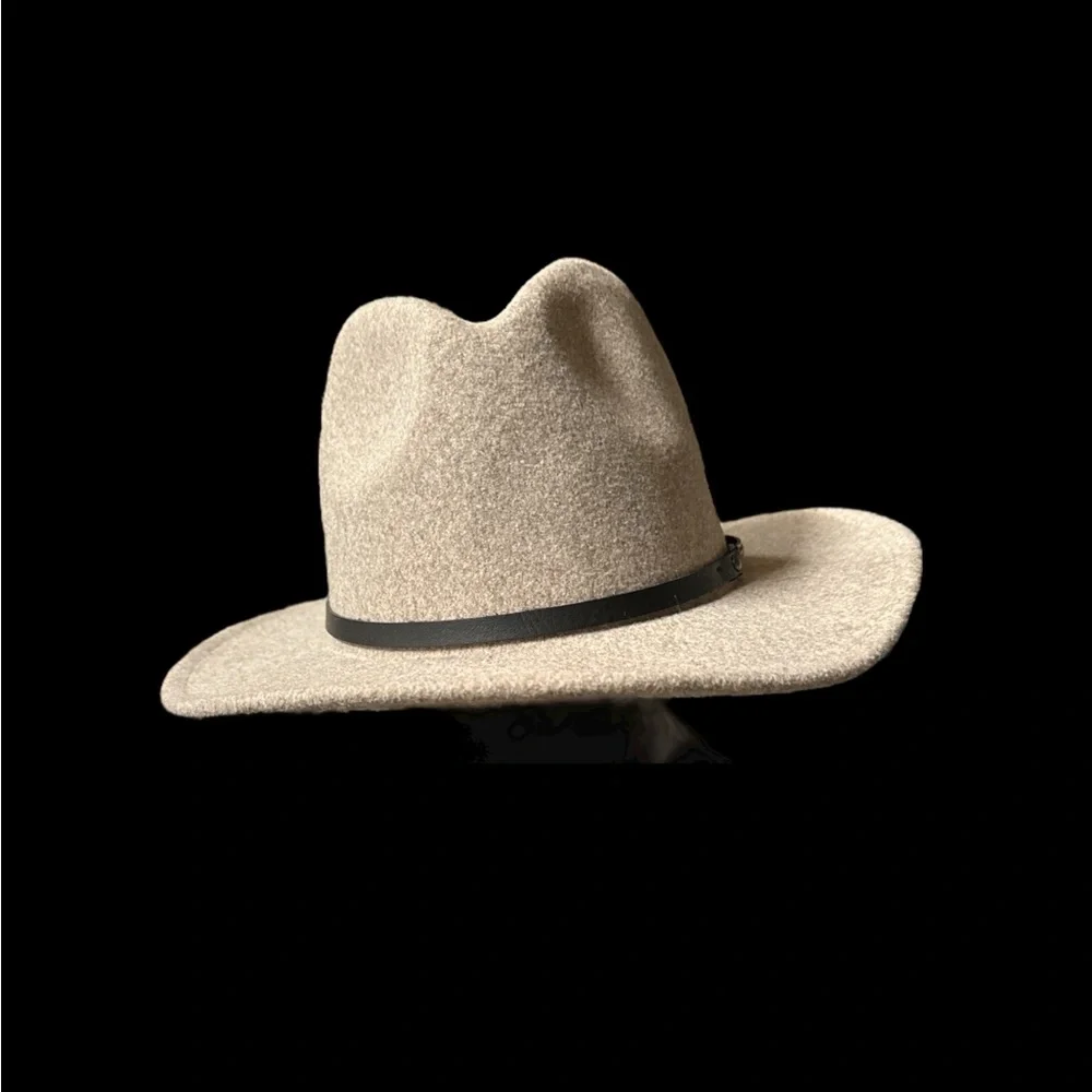 Neiman Marcus Ladies Classic Beige Fedora Felt Hat EUC - Picture 2 of 4